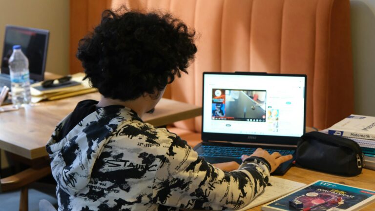 Johnson & Johnson abre inscrições para programa de trainee em tecnologia